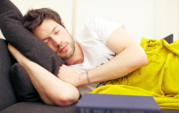 Faire Une Sieste Tous Les Jours, Il Peut Sauver Votre Vie, Selon Un Sondage 4 votresante.club votresante.club 13