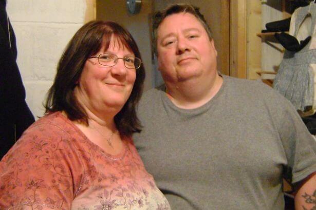 Le couple a Perdu 140 livres Après qu'un Homme de Casser une Chaise sur le Bbq 5 2cboaforma