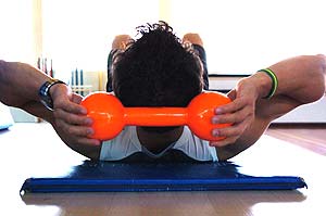 Comment Faire de l'exercice Pour perdre mon Ventre? 8 Abdomen avec un haltère