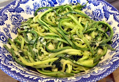 6 Recettes À Faible Teneur En Glucides Au Dîner 5 alfredo_zucchini_spaghetti