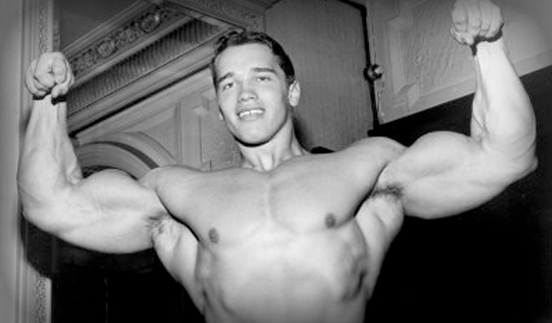 Arnold Schwarzenegger, l'Alimentation, l'Entraînement, les Mesures, les Photos et les Vidéos 5 arnold-schwarzenegger-jeunes -