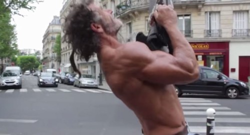 Sdf Bodybuilder, il Conserve sa Forme Dans les Rues de France 12 jaques2