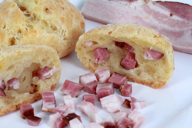 Les calories du Pain, du Fromage, des Types, des Fonctions et des Conseils 3 le pain-de-fromage-bacon -