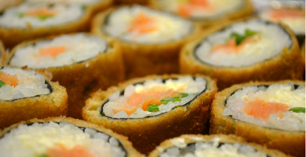 14 Aliments Sains Qui Peuvent Nuire à Votre Régime alimentaire pour la Perte de poids 3 Sushi