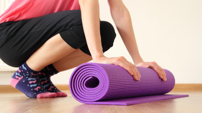 7 de Fitness à la maison de l'Équipement Indispensable pour votre Gymnastique à la Maison 1 le tapis de yoga