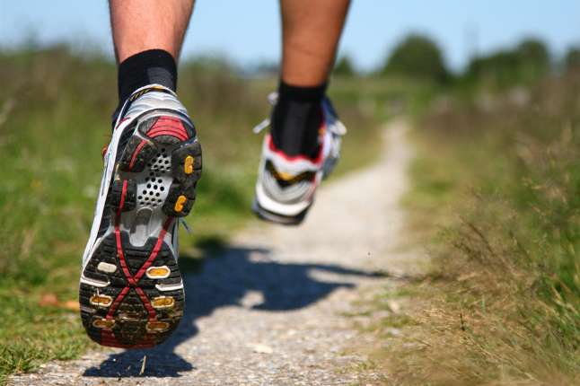 Les 14 points Qui ne Peuvent Pas Manquer dans votre Sac pour la salle de Gym 16 Chaussures de course